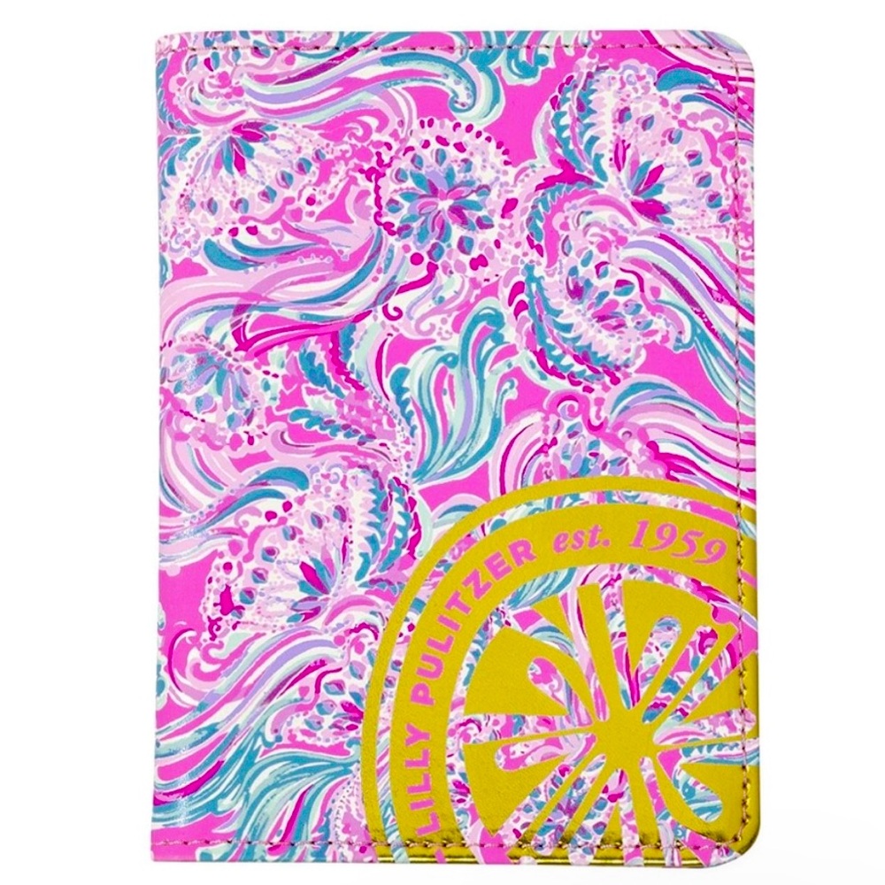 NWT Lilly Pulitzer passport holder.